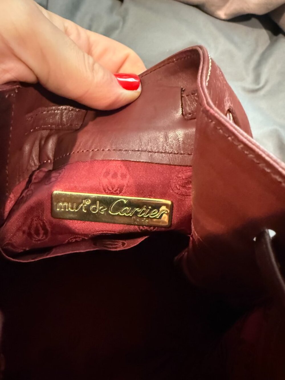 Vintage Must de Cartier Bordeaux Leather Drawstring Bucket Bag Gold Hardware - Picture 5 of 10